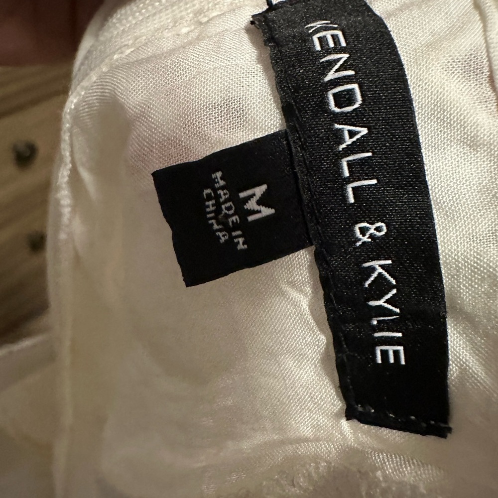 Kendall & Kylie Ivory Lace Dress - Picture 4 of 4